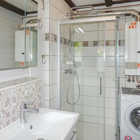 アパート 2 Bedroom Awesome In