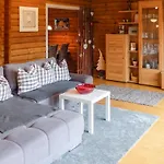 2 Bedroom Awesome In דירה